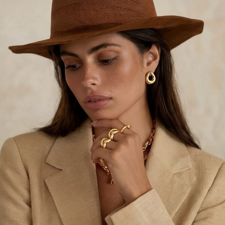 Gold Hoop Earrings | LIZNA GLOW