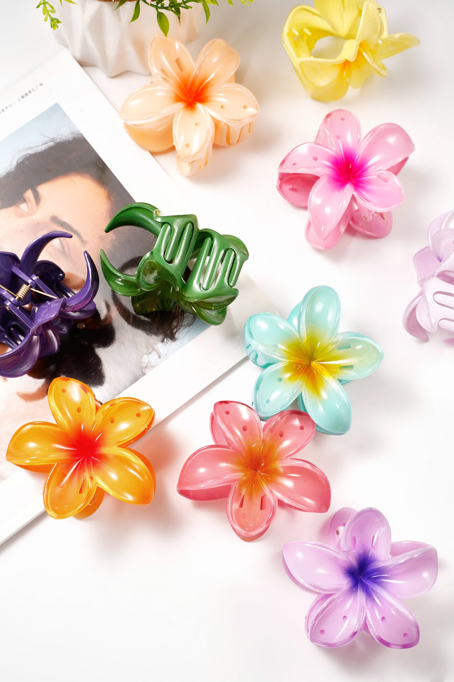 Charming Plastic Flower Hair Clips for Women
