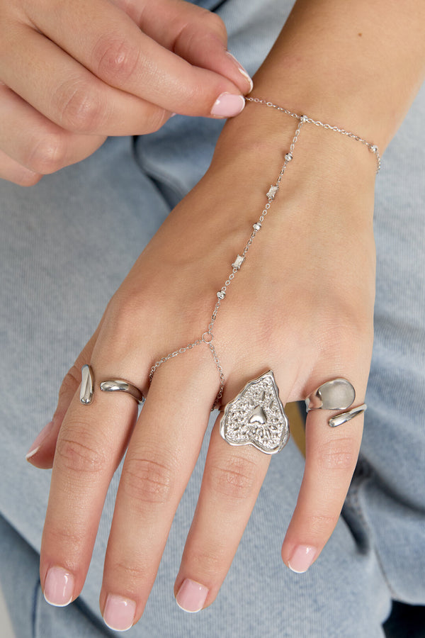 Hand Chain with Rectangular Stones | LIZNA GLOW lifestyle