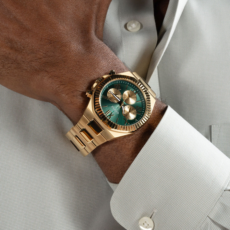 Reloj Guess Equity GW0703G2 — Dorado y Verde · 44 mm · 5 ATM