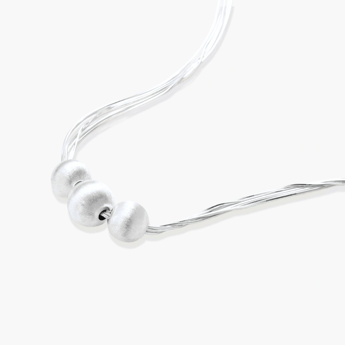 Collar de Capas con Hilos de Plata