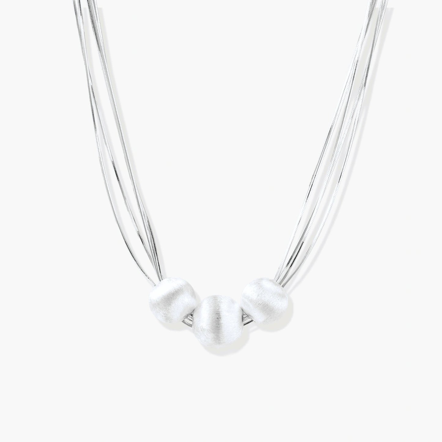 Collar de Capas con Hilos de Plata