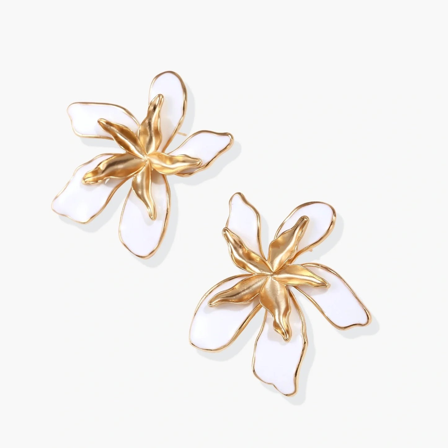 Set Garden Dream — modelo con pendientes flor