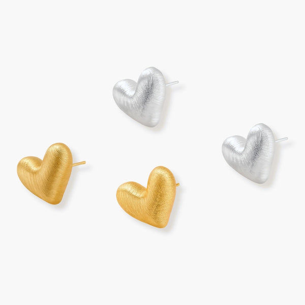 Pendientes de Corazón Cepillados lifestyle