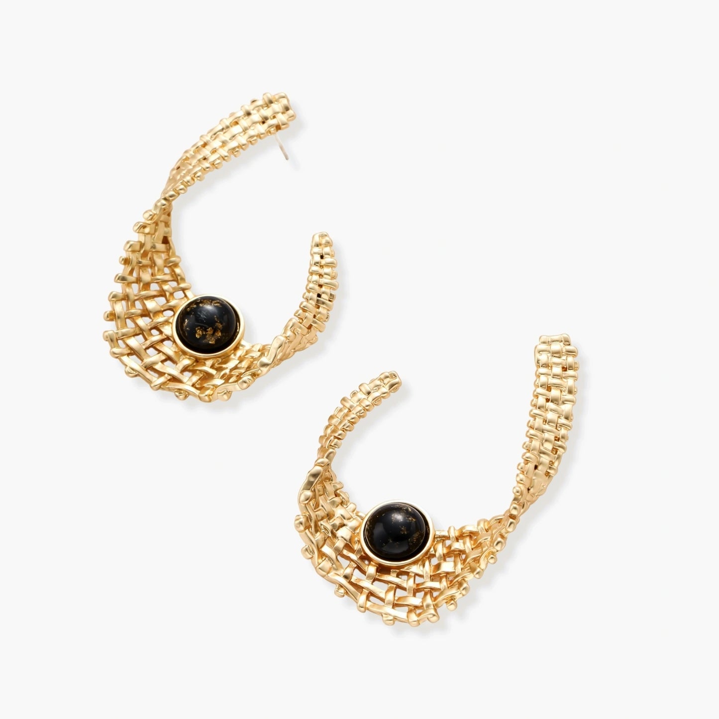 Pendientes de malla escultural