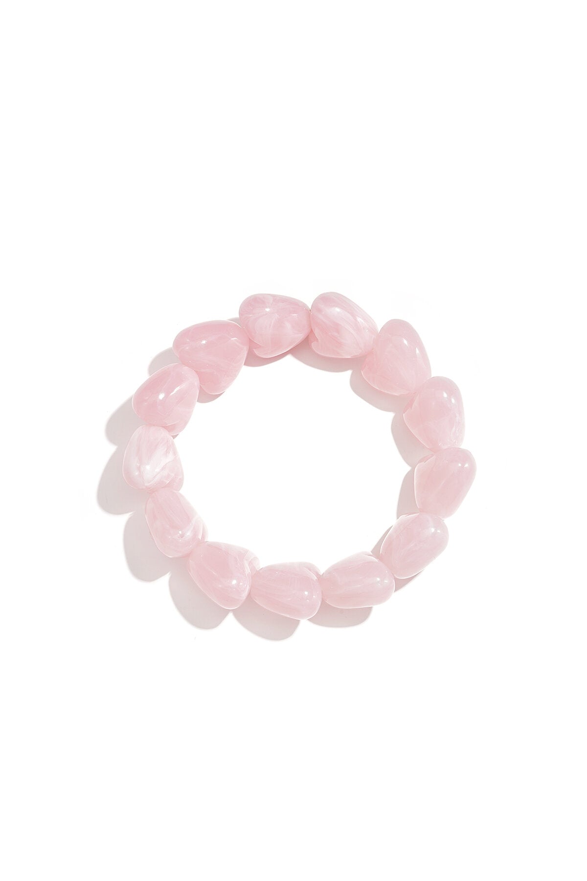 Pulsera de cuentas con grandes cuentas en forma de corazón.