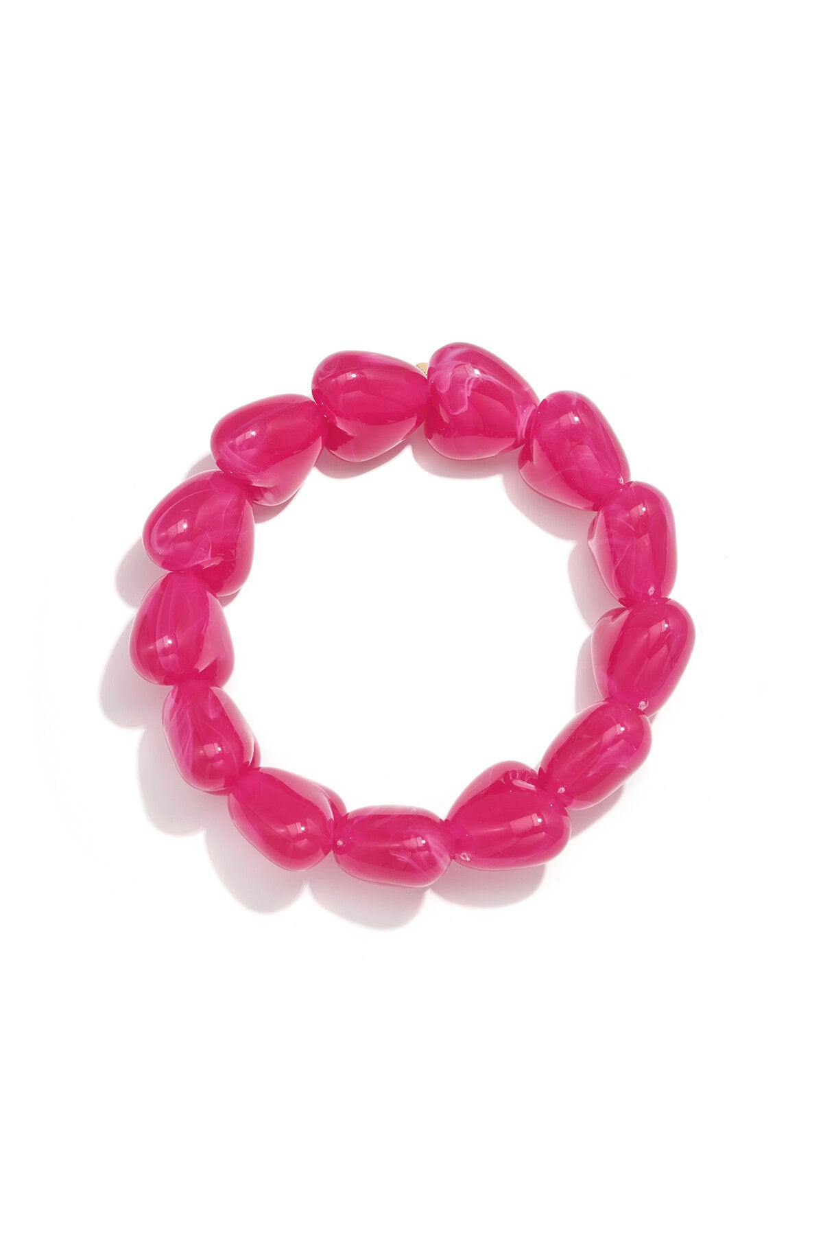 Pulsera de cuentas con grandes cuentas en forma de corazón.