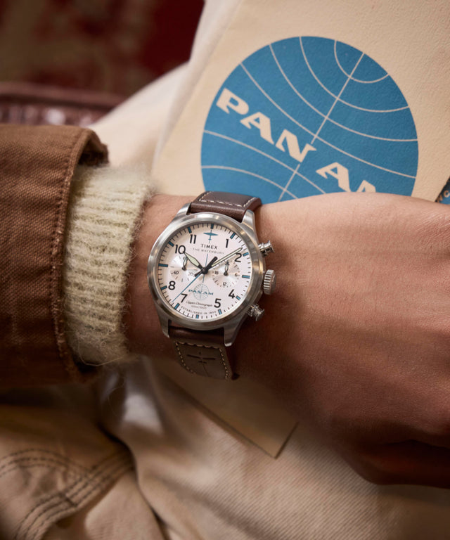 Timex x Pan Am Waterbury Ace TW2Y38700 en muñeca
